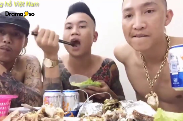 Phân Tích Bằng Chứng Về Sự "Sống Ảo" Của Huấn Hoa Hồng