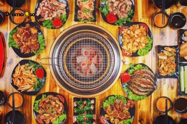 Dịch Vụ "Cung Đình" Hời Hợt: Khách Hàng Là "Thượng Đế" Hay "Con Tin"?